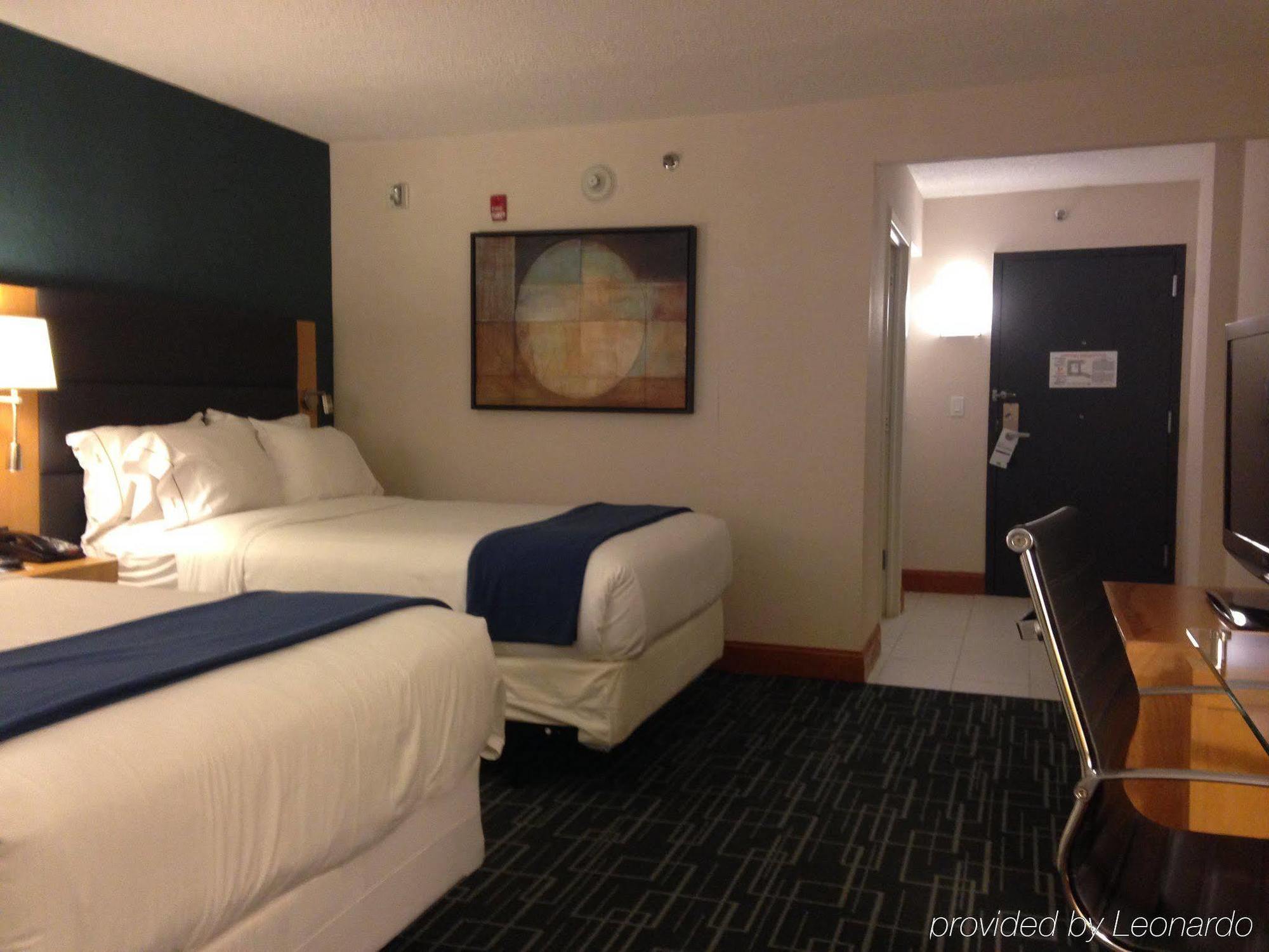 Holiday Inn Express Stamford, An Ihg Hotel Buitenkant foto